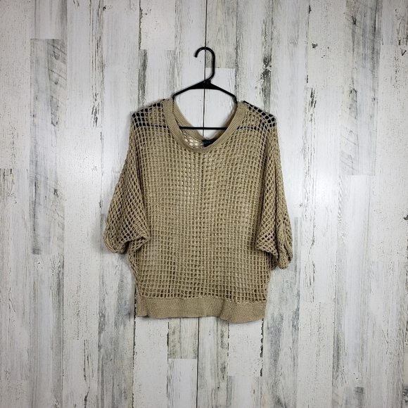 3/$15 Dots tan knit oversized cover up top size small - Picture 9 of 9